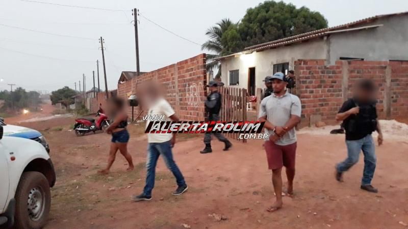 Suspeito de tráfico de drogas é preso pela Polícia Militar e Polícia Civil, no Bairro Beira Rio, em Rolim de Moura Suspeito de tráfico de drogas é preso pela Polícia Militar e Polícia Civil, no Bairro Beira Rio, em Rolim de Moura