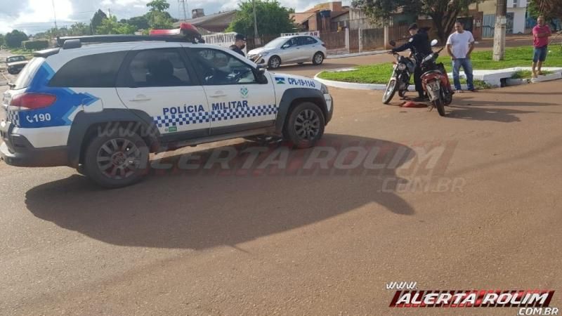 Acidente de trânsito com três vítimas é registrado nesta tarde de sexta-feira, em Rolim de Moura Acidente de trânsito com três vítimas é registrado nesta tarde de sexta-feira, em Rolim de Moura