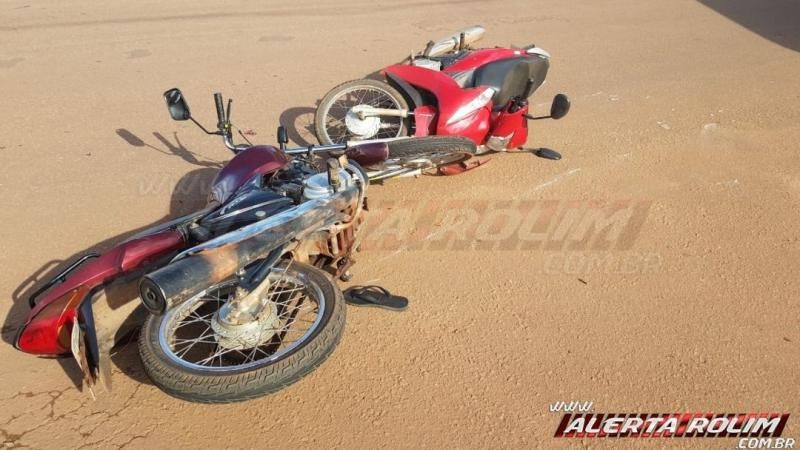 Acidente de trânsito com três vítimas é registrado nesta tarde de sexta-feira, em Rolim de Moura Acidente de trânsito com três vítimas é registrado nesta tarde de sexta-feira, em Rolim de Moura