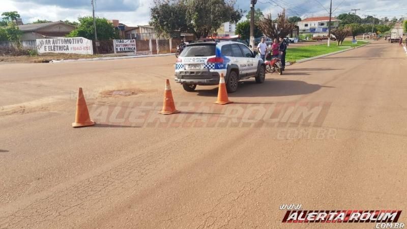 Acidente de trânsito com três vítimas é registrado nesta tarde de sexta-feira, em Rolim de Moura Acidente de trânsito com três vítimas é registrado nesta tarde de sexta-feira, em Rolim de Moura
