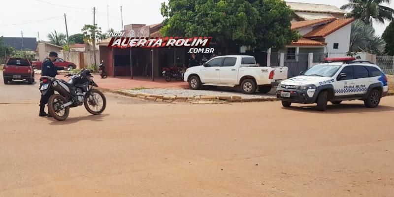 Acidente de trânsito entre carro e moto é registrado nesta tarde de quinta-feira, em Rolim de Moura Acidente de trânsito entre carro e moto é registrado nesta tarde de quinta-feira, em Rolim de Moura