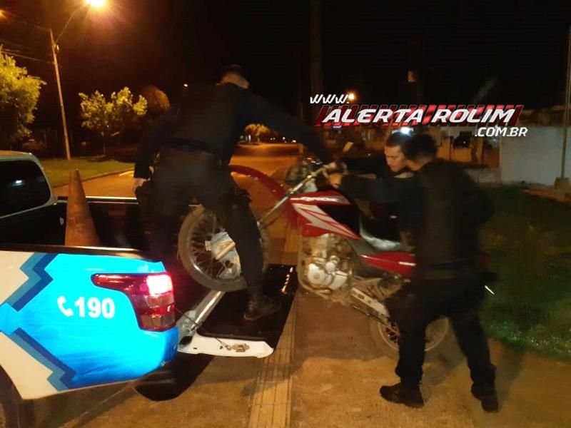 Após acompanhamento tático, Polícia Militar recupera moto com restrição de roubo/furto, em Rolim de Moura 