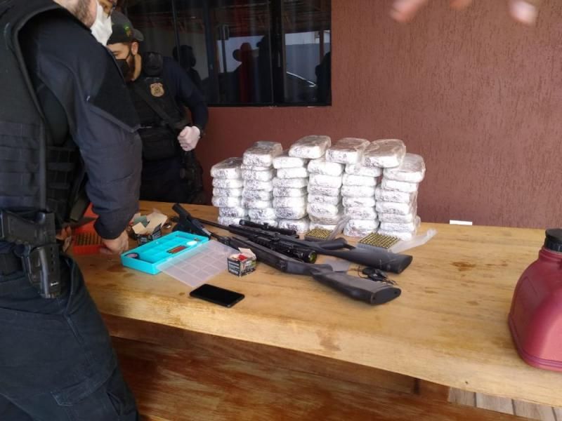 Canil do 2° BPM participa de apreensão de drogas e armas em apoio a Polícia Federal Canil do 2° BPM participa de apreensão de drogas e armas em apoio a Polícia Federal
