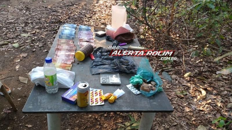 Casal envolvido com tráfico de drogas é preso durante trabalho em conjunto da PM e PC de Rolim de Moura e Canil de Cacoal Casal envolvido com tráfico de drogas é preso durante trabalho em conjunto da PM e PC de Rolim de Moura e Canil de Cacoal
