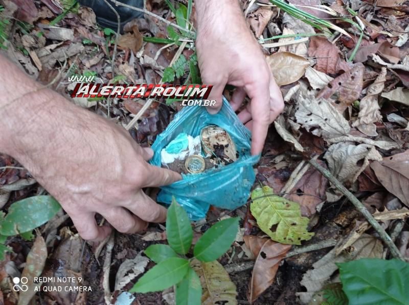 Casal envolvido com tráfico de drogas é preso durante trabalho em conjunto da PM e PC de Rolim de Moura e Canil de Cacoal Casal envolvido com tráfico de drogas é preso durante trabalho em conjunto da PM e PC de Rolim de Moura e Canil de Cacoal