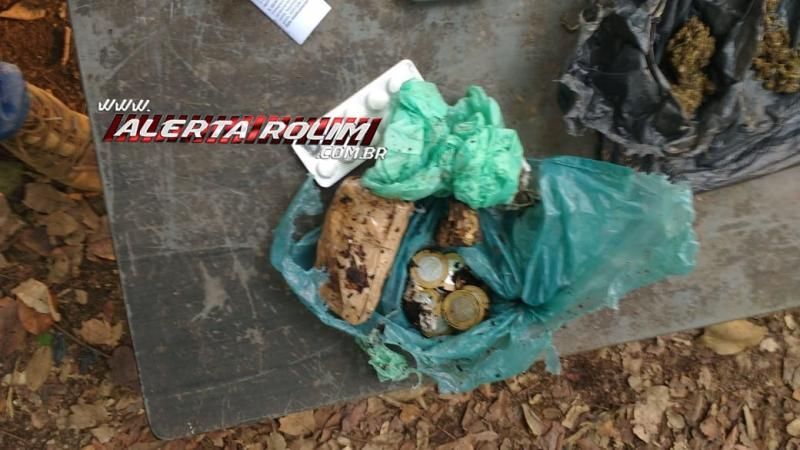 Casal envolvido com tráfico de drogas é preso durante trabalho em conjunto da PM e PC de Rolim de Moura e Canil de Cacoal Casal envolvido com tráfico de drogas é preso durante trabalho em conjunto da PM e PC de Rolim de Moura e Canil de Cacoal