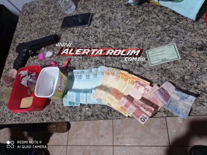 Casal envolvido com tráfico de drogas é preso durante trabalho em conjunto da PM e PC de Rolim de Moura e Canil de Cacoal Casal envolvido com tráfico de drogas é preso durante trabalho em conjunto da PM e PC de Rolim de Moura e Canil de Cacoal