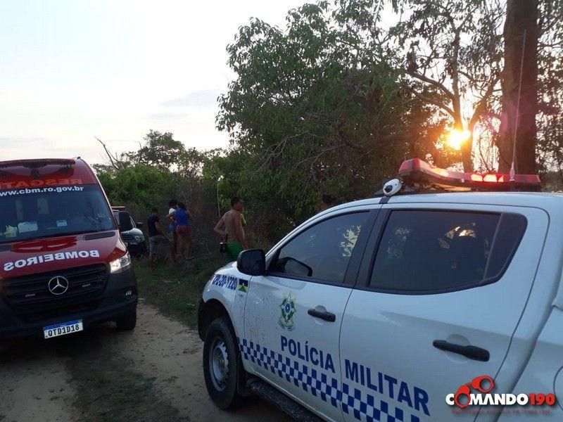 Corpo de ex-presidiário é encontrado boiando no Rio Machado com marca de tiro na cabeça e mãos amarradas Corpo de ex-presidiário é encontrado boiando no Rio Machado com marca de tiro na cabeça e mãos amarradas