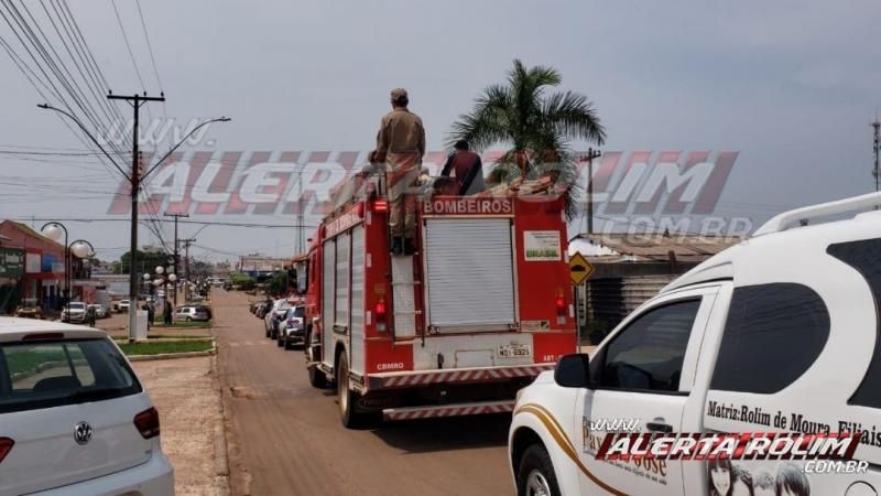 Cortejo fúnebre do Policial Militar da Reserva, José Carlos de Moura, em Rolim de Moura – Vídeo Cortejo fúnebre do Policial Militar da Reserva, José Carlos de Moura, em Rolim de Moura – Vídeo