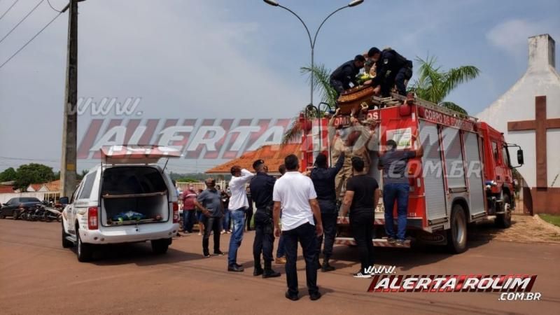 Cortejo fúnebre do Policial Militar da Reserva, José Carlos de Moura, em Rolim de Moura – Vídeo Cortejo fúnebre do Policial Militar da Reserva, José Carlos de Moura, em Rolim de Moura – Vídeo