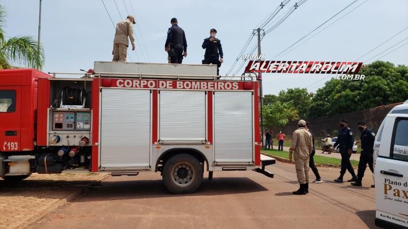 Cortejo fúnebre do Policial Militar da Reserva, José Carlos de Moura, em Rolim de Moura – Vídeo Cortejo fúnebre do Policial Militar da Reserva, José Carlos de Moura, em Rolim de Moura – Vídeo