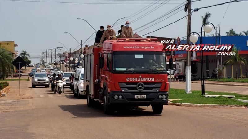 Cortejo fúnebre do Policial Militar da Reserva, José Carlos de Moura, em Rolim de Moura – Vídeo Cortejo fúnebre do Policial Militar da Reserva, José Carlos de Moura, em Rolim de Moura – Vídeo