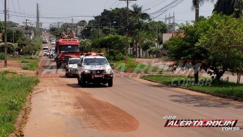 Cortejo fúnebre do Policial Militar da Reserva, José Carlos de Moura, em Rolim de Moura – Vídeo Cortejo fúnebre do Policial Militar da Reserva, José Carlos de Moura, em Rolim de Moura – Vídeo
