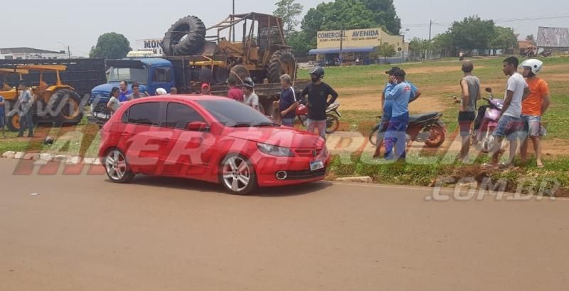 Criança é socorrida em estado grave ao ser atropelada por carro na Avenida 25 de Agosto, em Rolim de Moura Criança é socorrida em estado grave ao ser atropelada por carro na Avenida 25 de Agosto, em Rolim de Moura