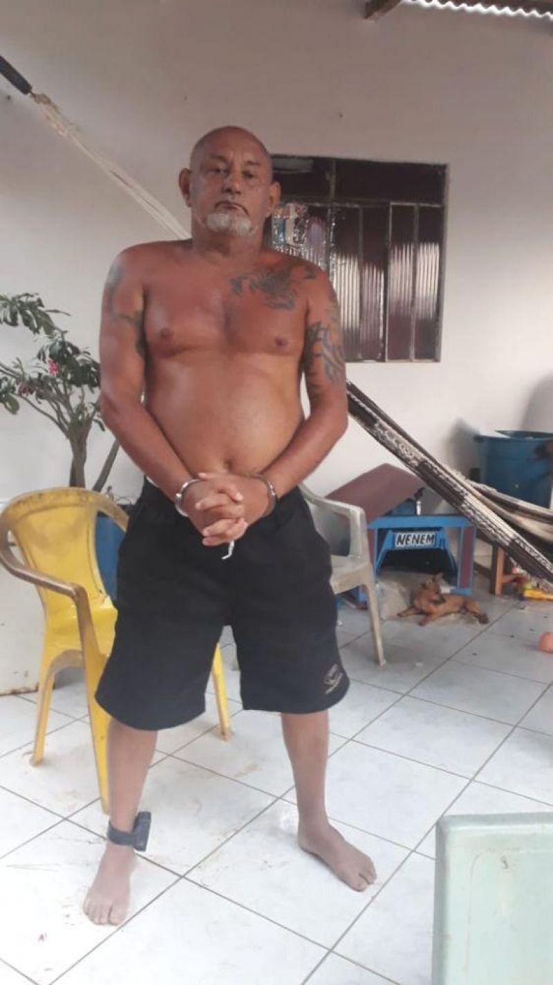 Em Presidente Médici, PM e PC acabam com mais um ponto de venda de drogas e prendem apenado com tornozeleira Em Presidente Médici, PM e PC acabam com mais um ponto de venda de drogas e prendem apenado com tornozeleira
