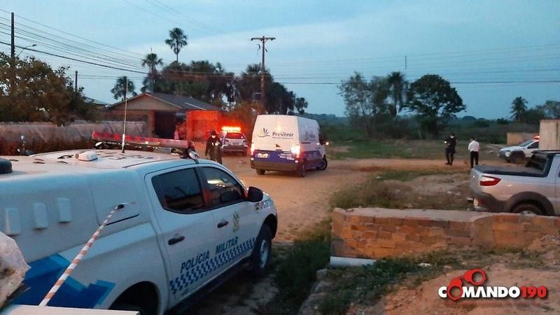 Irmãos são mortos a tiros ao chegar em casa no bairro São Francisco, em Ji-Paraná Irmãos são mortos a tiros ao chegar em casa no bairro São Francisco, em Ji-Paraná