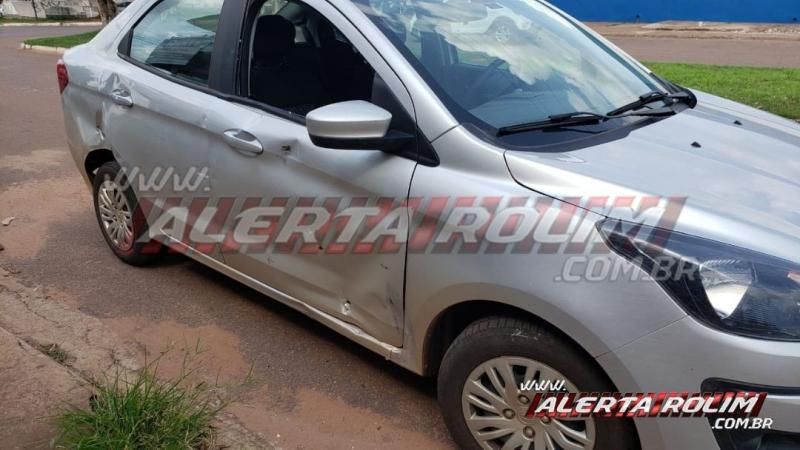 Motociclista é socorrido com suspeita de fratura no braço após colisão com carro no Centro de Rolim de Moura Motociclista é socorrido com suspeita de fratura no braço após colisão com carro no Centro de Rolim de Moura