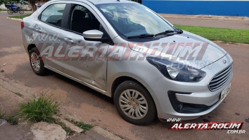 Motociclista é socorrido com suspeita de fratura no braço após colisão com carro no Centro de Rolim de Moura Motociclista é socorrido com suspeita de fratura no braço após colisão com carro no Centro de Rolim de Moura