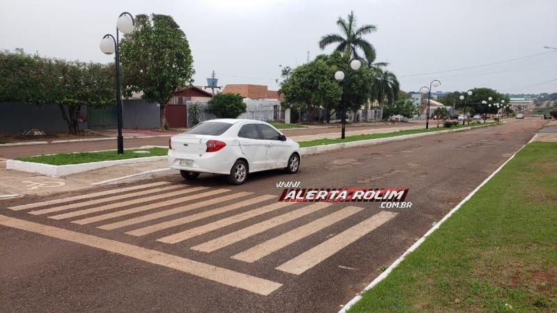 Motociclista é socorrido pelos Bombeiros após se chocar contra carro, em Rolim de Moura Motociclista é socorrido pelos Bombeiros após se chocar contra carro, em Rolim de Moura