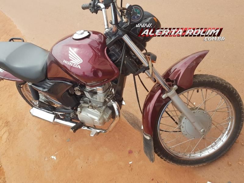 Motociclista fica ferido ao bater na traseira de caminhão na Avenida São Paulo, em Rolim de Moura Motociclista fica ferido ao bater na traseira de caminhão na Avenida São Paulo, em Rolim de Moura
