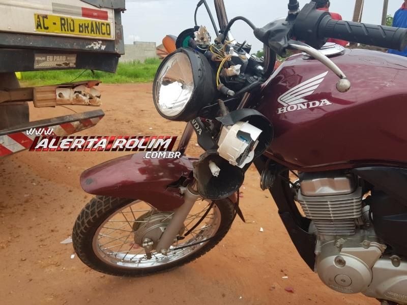 Motociclista fica ferido ao bater na traseira de caminhão na Avenida São Paulo, em Rolim de Moura Motociclista fica ferido ao bater na traseira de caminhão na Avenida São Paulo, em Rolim de Moura