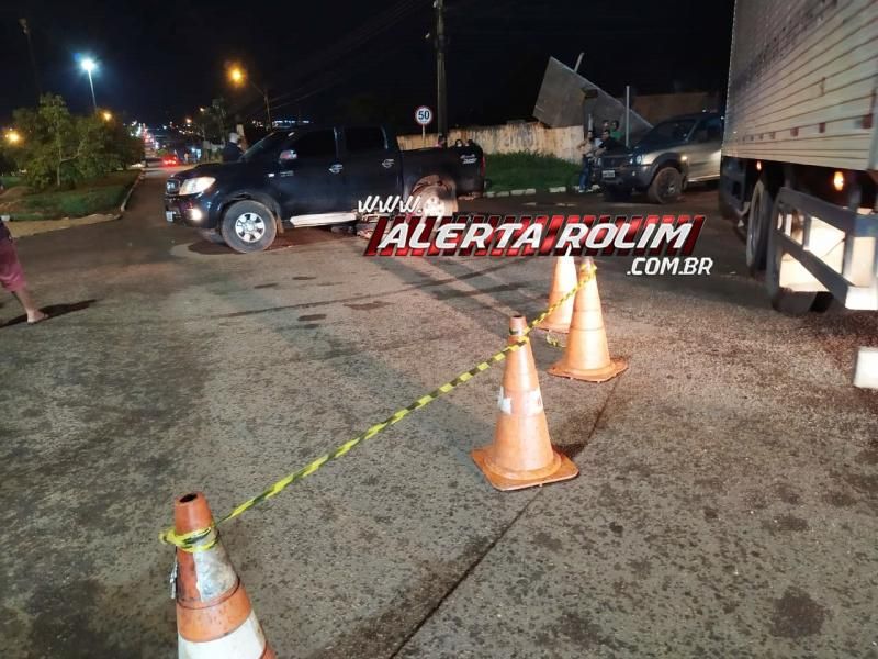 Motociclista fratura braço em colisão no cruzamento da Rua Urupá com Av. 25 de Agosto, em Rolim de Moura Motociclista fratura braço em colisão no cruzamento da Rua Urupá com Av. 25 de Agosto, em Rolim de Moura