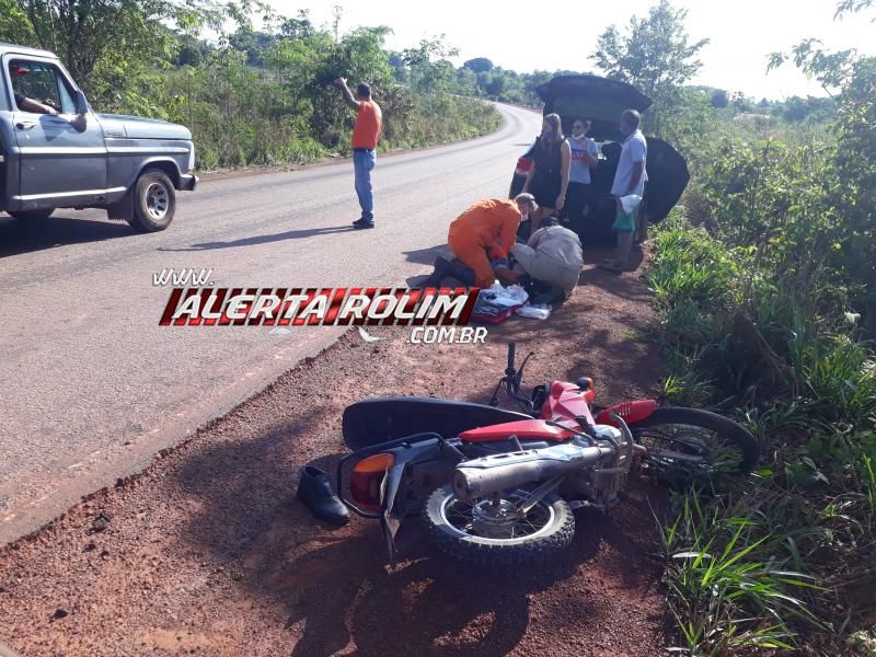 Motociclista sofre fratura exposta no pé após sofrer queda na RO-383, em Cacoal Motociclista sofre fratura exposta no pé após sofrer queda na RO-383, em Cacoal