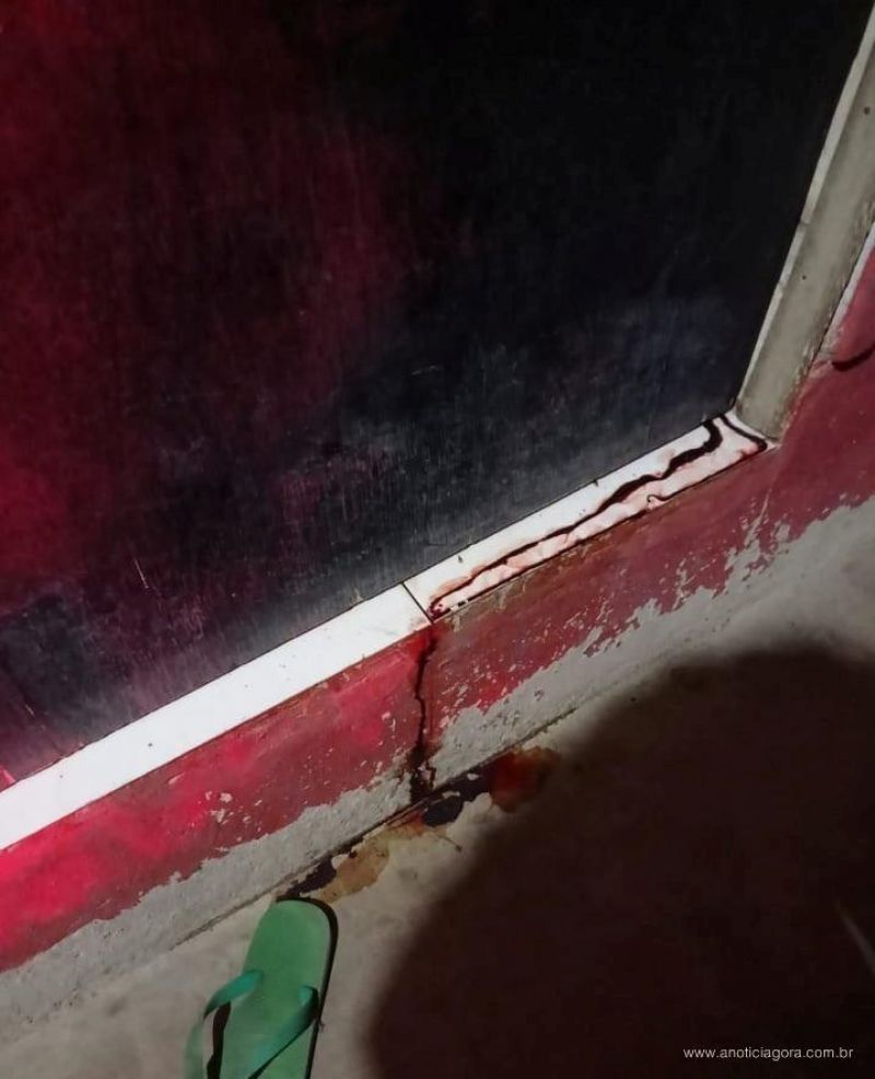 Mulher ouve marido ser morto a tiros na sala de casa, no Vale do Anari Mulher ouve marido ser morto a tiros na sala de casa, no Vale do Anari