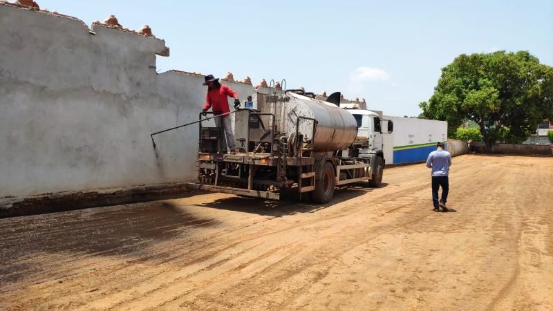 Obras de pavimentação asfáltica do pátio e vias de acessibilidade do 10° Batalhão em Rolim de Moura foram realizadas pelo DER Obras de pavimentação asfáltica do pátio e vias de acessibilidade do 10° Batalhão em Rolim de Moura foram realizadas pelo DER