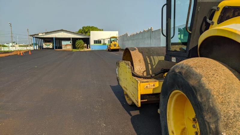 Obras de pavimentação asfáltica do pátio e vias de acessibilidade do 10° Batalhão em Rolim de Moura foram realizadas pelo DER Obras de pavimentação asfáltica do pátio e vias de acessibilidade do 10° Batalhão em Rolim de Moura foram realizadas pelo DER