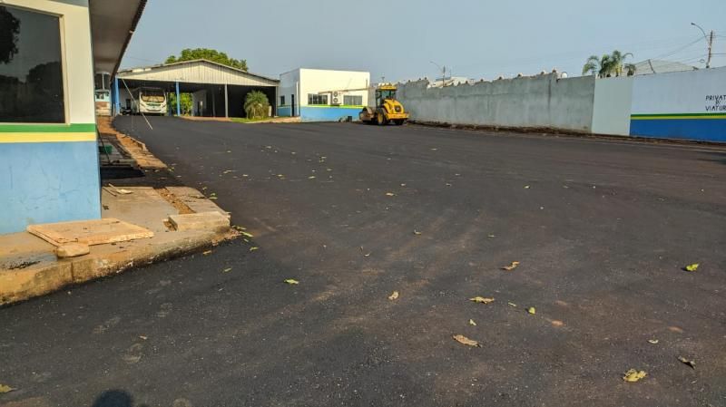 Obras de pavimentação asfáltica do pátio e vias de acessibilidade do 10° Batalhão em Rolim de Moura foram realizadas pelo DER Obras de pavimentação asfáltica do pátio e vias de acessibilidade do 10° Batalhão em Rolim de Moura foram realizadas pelo DER