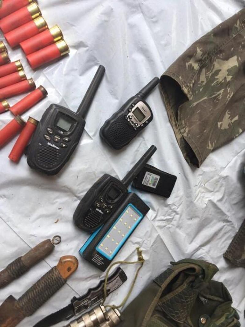 Operação em Mutum-Paraná prendeu 7 pessoas e apreendeu munições, armas brancas e coletes; fotos Operação em Mutum-Paraná prendeu 7 pessoas e apreendeu munições, armas brancas e coletes; fotos