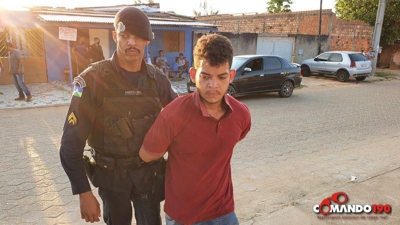 PM e PC apreendem 05 Kg de Maconha e prende quadrilha do Comando Vermelho, em Ji-Paraná PM e PC apreendem 05 Kg de Maconha e prende quadrilha do Comando Vermelho, em Ji-Paraná
