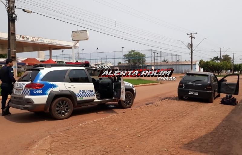PM em Rolim de Moura prende casal suspeito de roubo em São Francisco e apreende armas de fogo, joias, dinheiro e veículos PM em Rolim de Moura prende casal suspeito de roubo em São Francisco e apreende armas de fogo, joias, dinheiro e veículos