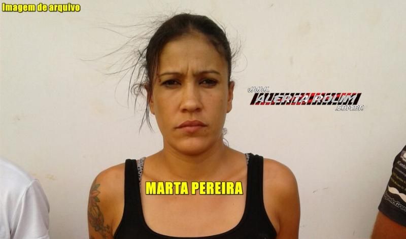 Polícia Militar recupera motocicleta furtada e prende mulher com drogas e munições, em Rolim de Moura Polícia Militar recupera motocicleta furtada e prende mulher com drogas e munições, em Rolim de Moura