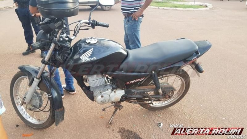 Terceiro acidente de trânsito com vítima nessa sexta-feira é registrado no Centro de Rolim de Moura Terceiro acidente de trânsito com vítima nessa sexta-feira é registrado no Centro de Rolim de Moura