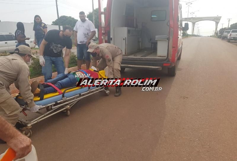 URGENTE - Motociclista é socorrido pelos bombeiros, com suspeita de traumatismo craniano, após colidir em poste de iluminação, na RO-010, em Rolim de Moura URGENTE - Motociclista é socorrido pelos bombeiros, com suspeita de traumatismo craniano, após colidir em poste de iluminação, na RO-010, em Rolim de Moura