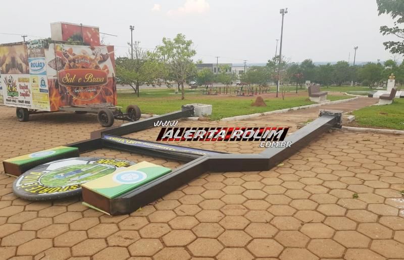 Vendaval e chuva de granizo causam estragos em Rolim de Moura; Corpo de Bombeiros foi acionado a atuar em diversas localidades Vendaval e chuva de granizo causam estragos em Rolim de Moura; Corpo de Bombeiros foi acionado a atuar em diversas localidades