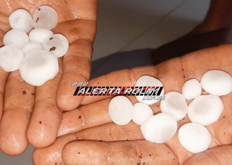 Vendaval e chuva de granizo causam estragos em Rolim de Moura; Corpo de Bombeiros foi acionado a atuar em diversas localidades Vendaval e chuva de granizo causam estragos em Rolim de Moura; Corpo de Bombeiros foi acionado a atuar em diversas localidades