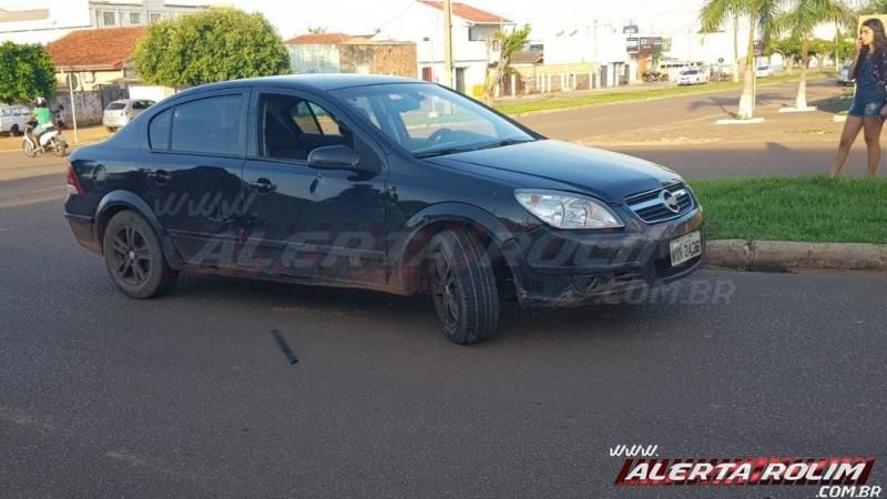 Acidente de trânsito é registrado no centro de Rolim de Moura nesta segunda-feira Acidente de trânsito é registrado no centro de Rolim de Moura nesta segunda-feira