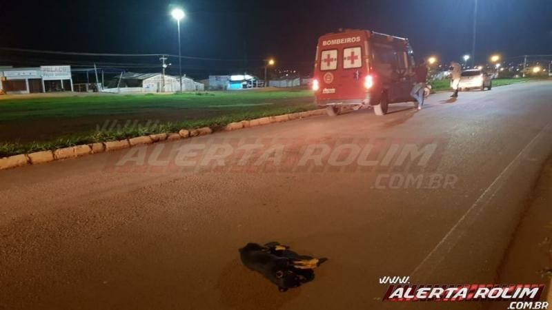 Cachorro solto na rua provoca acidente de trânsito na avenida 25 de Agosto em Rolim de Moura Cachorro solto na rua provoca acidente de trânsito na avenida 25 de Agosto em Rolim de Moura