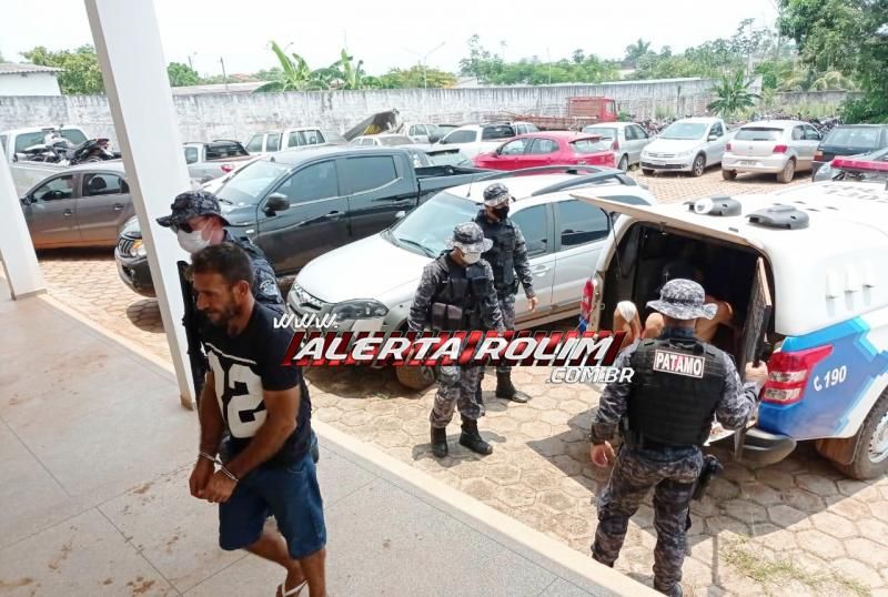 Dois suspeitos de tráfico de drogas são presos pela Polícia Civil e Polícia Militar em Rolim de Moura - Vídeo Dois suspeitos de tráfico de drogas são presos pela Polícia Civil e Polícia Militar em Rolim de Moura - Vídeo