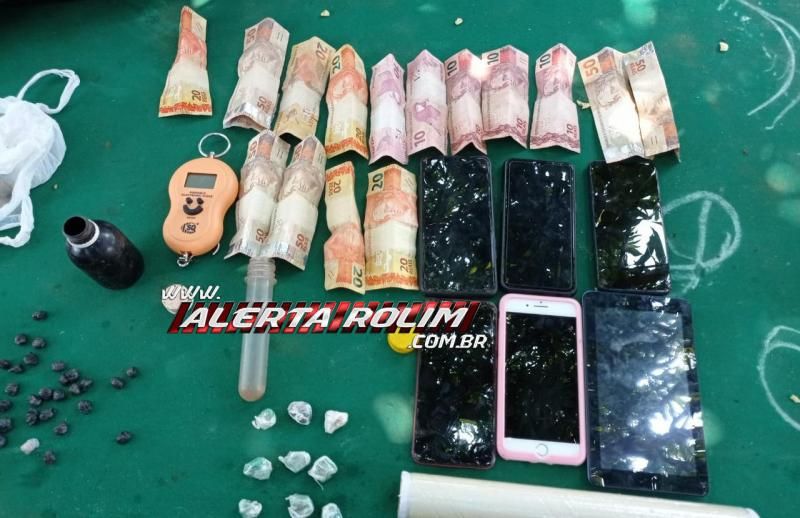 Dois suspeitos de tráfico de drogas são presos pela Polícia Civil e Polícia Militar em Rolim de Moura - Vídeo Dois suspeitos de tráfico de drogas são presos pela Polícia Civil e Polícia Militar em Rolim de Moura - Vídeo