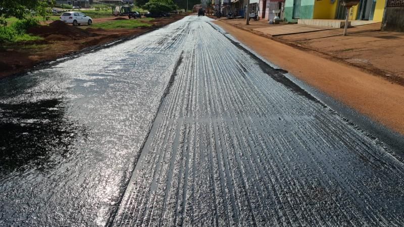 Equipe do DER pede colaboração de empresários e moradores Equipe do DER pede colaboração de empresários e moradores