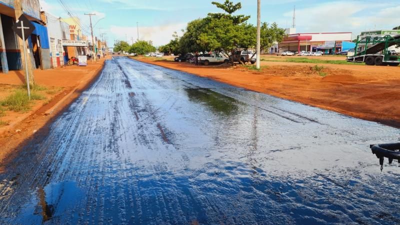 Equipe do DER pede colaboração de empresários e moradores Equipe do DER pede colaboração de empresários e moradores