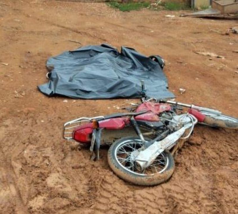 Jovem morre em grave acidente de trânsito nesta manhã de sexta-feira, em Machadinho do Oeste Jovem morre em grave acidente de trânsito nesta manhã de sexta-feira, em Machadinho do Oeste