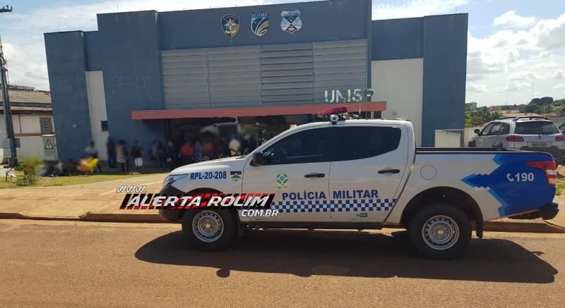 Mais de 200 pessoas são conduzidas à UNISP pela PM por corrupção de menores, perturbação do sossego nos Loteamentos Jequitibá e Buritis, em Rolim de Moura Mais de 200 pessoas são conduzidas à UNISP pela PM por corrupção de menores, perturbação do sossego nos Loteamentos Jequitibá e Buritis, em Rolim de Moura