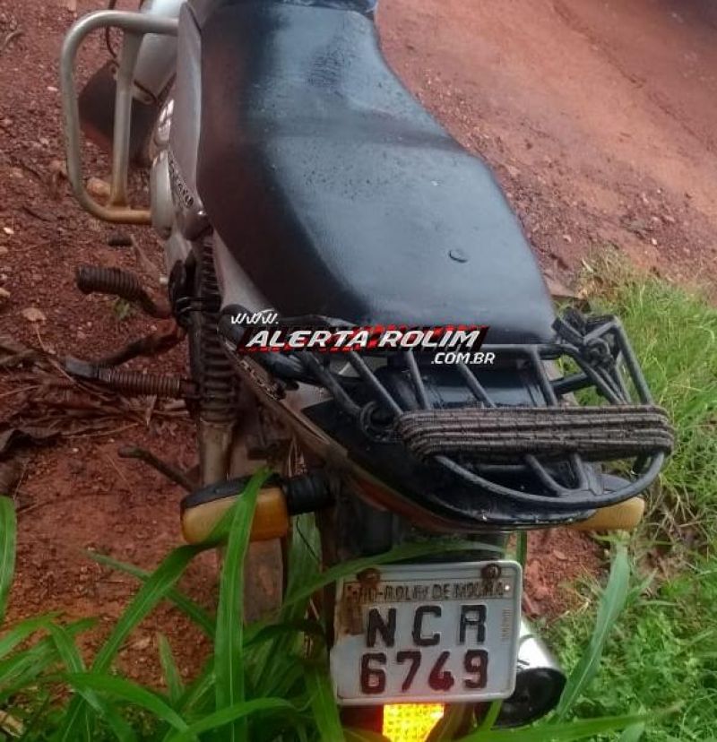 Motocicleta furtada é recuperada pela Polícia Militar do 10º Batalhão, em Rolim de Moura Motocicleta furtada é recuperada pela Polícia Militar do 10º Batalhão, em Rolim de Moura