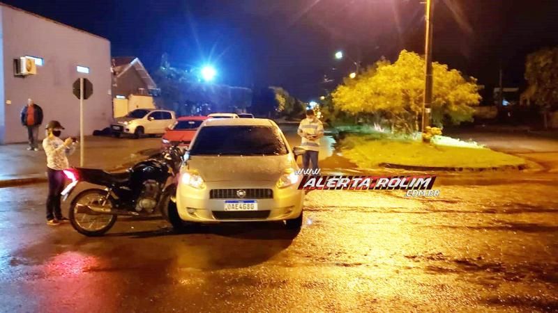 Motociclista embriagado e sem CNH colide em lateral de carro que avançou a via, em Rolim de Moura Motociclista embriagado e sem CNH colide em lateral de carro que avançou a via, em Rolim de Moura