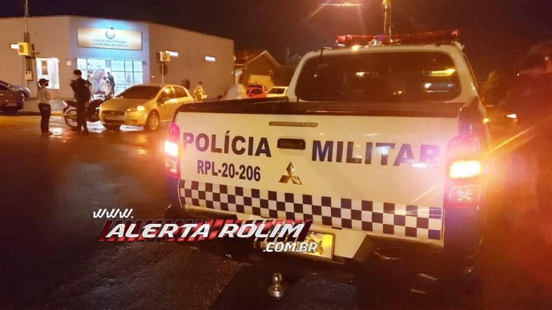 Motociclista embriagado e sem CNH colide em lateral de carro que avançou a via, em Rolim de Moura Motociclista embriagado e sem CNH colide em lateral de carro que avançou a via, em Rolim de Moura